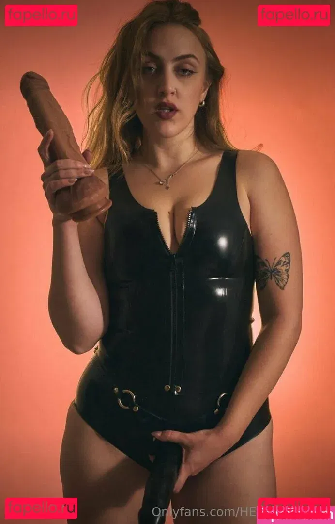 helladomina Onlyfans Photo Gallery 