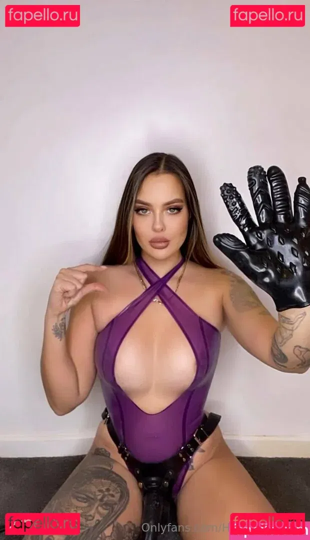 helladomina Onlyfans Photo Gallery 