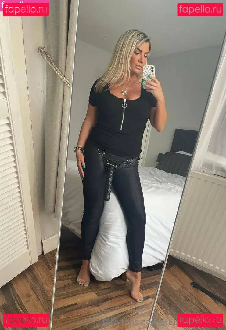 helladomina Onlyfans Photo Gallery 