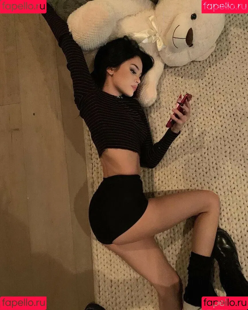 Maggie Lindemann Onlyfans Photo Gallery 