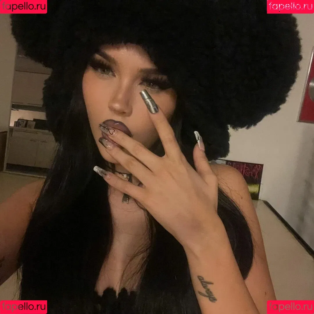 Maggie Lindemann Onlyfans Photo Gallery 