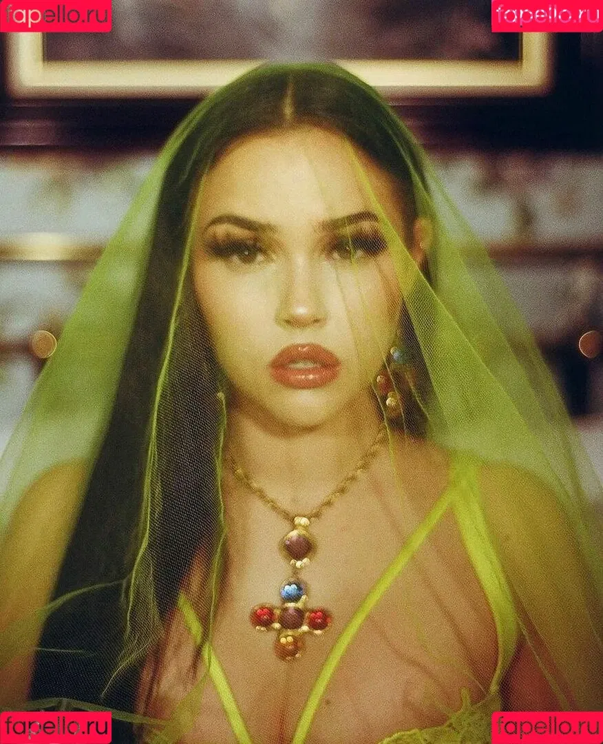 Maggie Lindemann Onlyfans Photo Gallery 