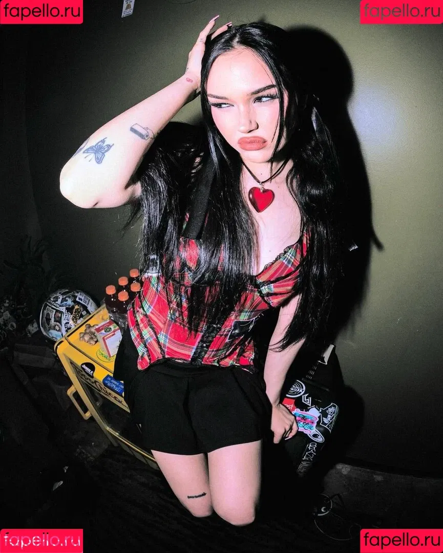 Maggie Lindemann Onlyfans Photo Gallery 