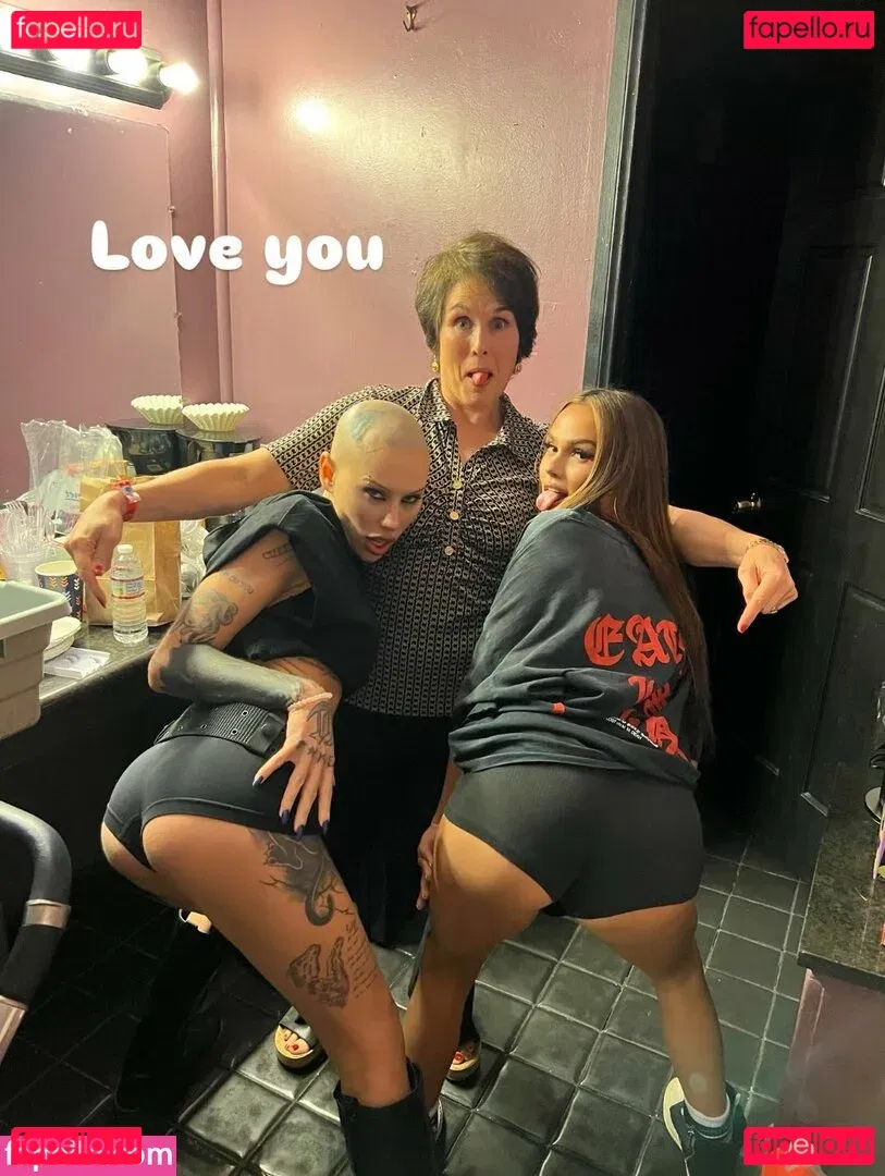 Maggie Lindemann Onlyfans Photo Gallery 