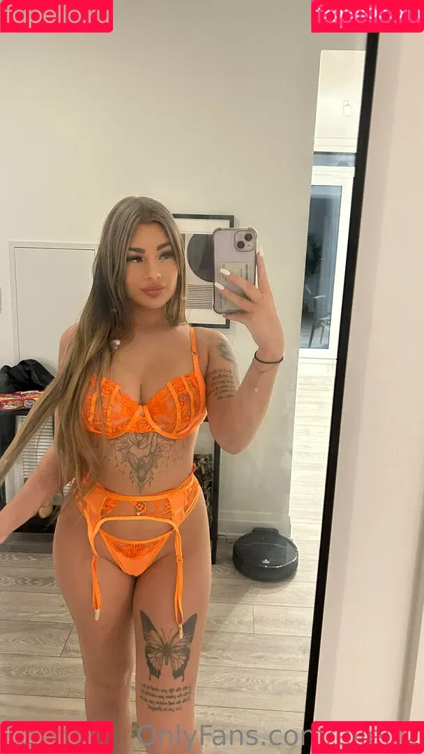 Lana James Onlyfans Photo Gallery 