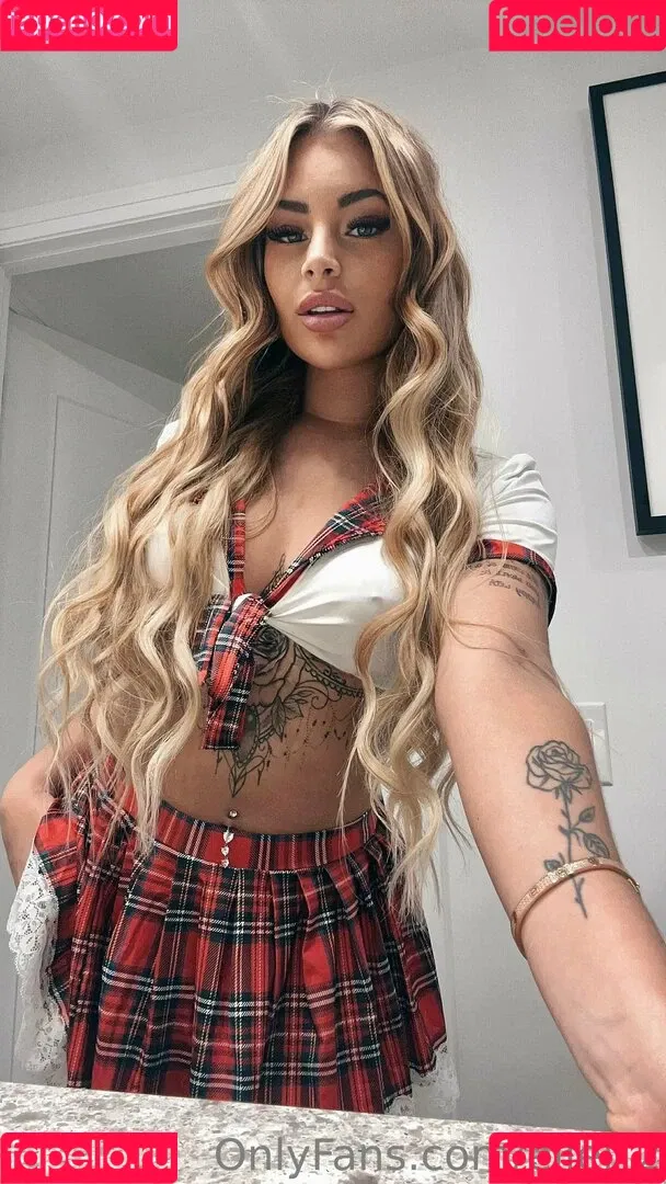 Lana James Onlyfans Photo Gallery 