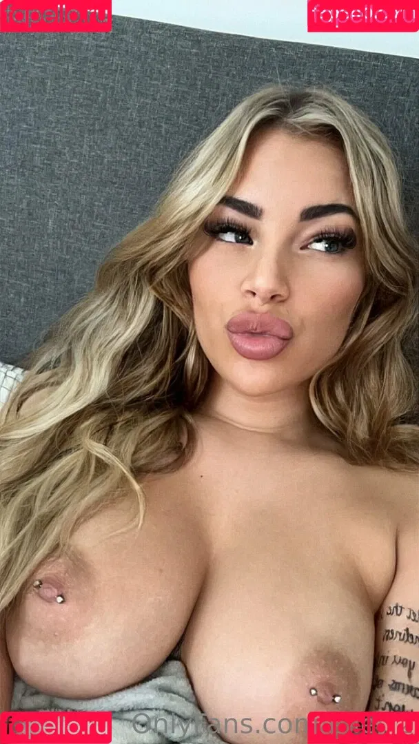 Lana James Onlyfans Photo Gallery 
