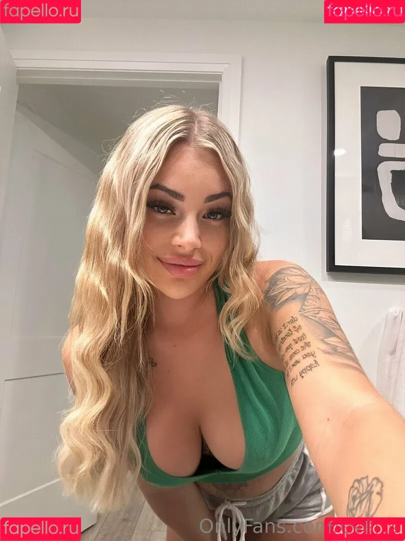 Lana James Onlyfans Photo Gallery 