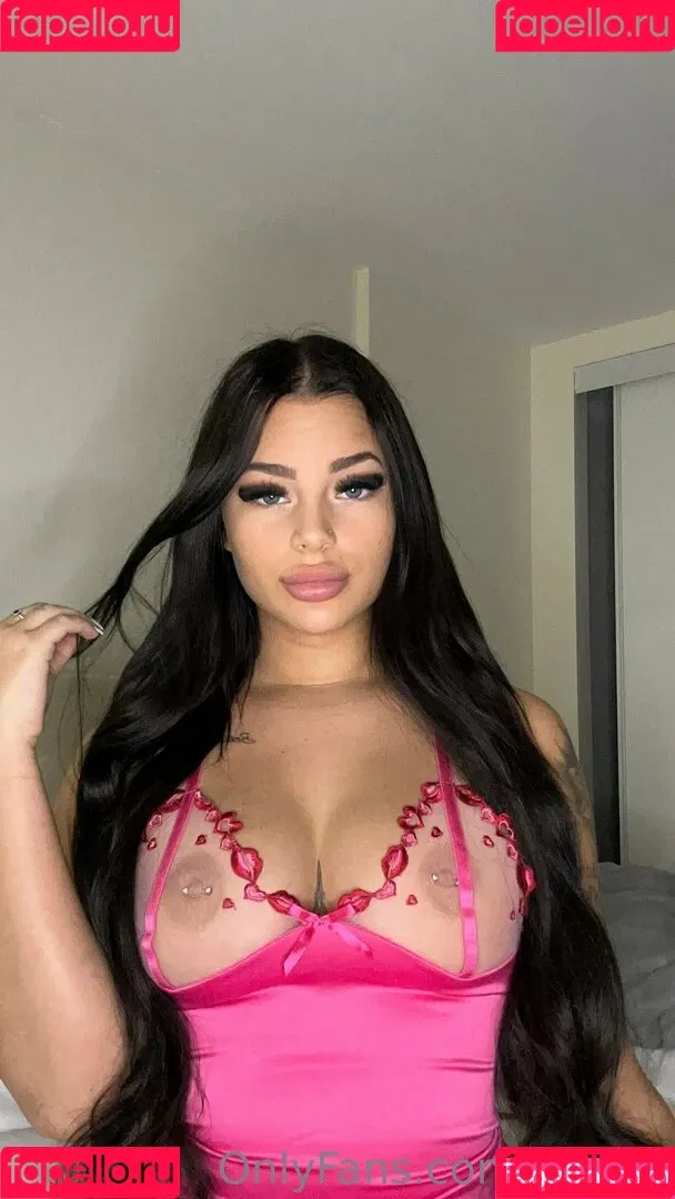 Lana James Onlyfans Photo Gallery 