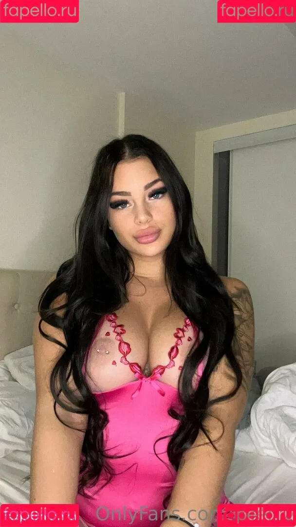 Lana James Onlyfans Photo Gallery 