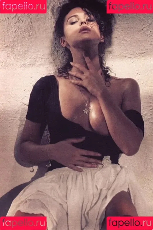 Monica Bellucci Onlyfans Photo Gallery 