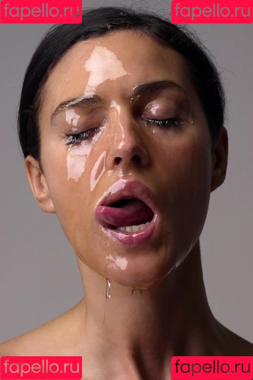 Monica Bellucci Nude Onlyfans Photo 18