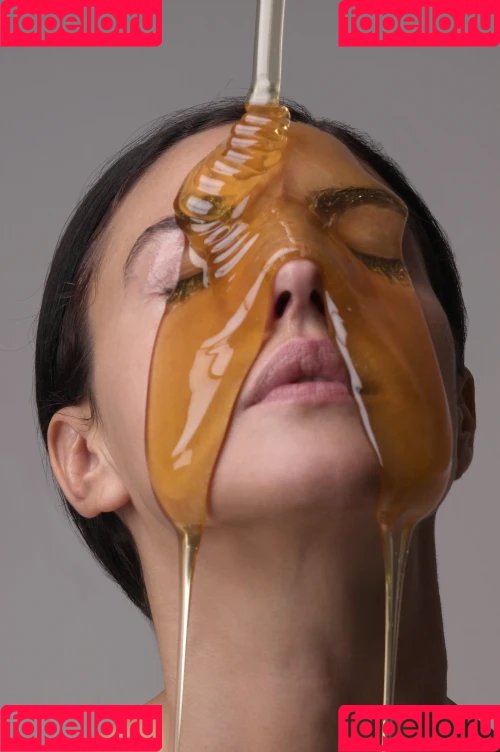 Monica Bellucci Nude Onlyfans Photo 17
