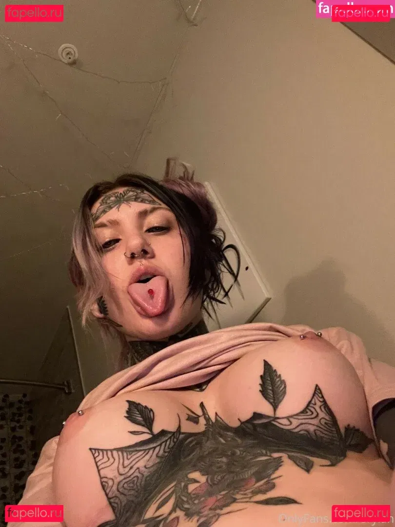 babyorylan Onlyfans Photo Gallery 