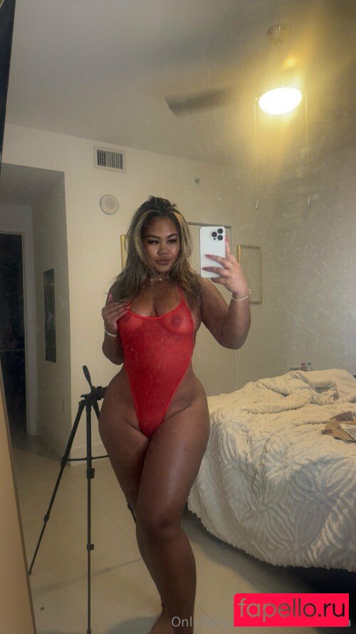 Tonti_Thampitak Onlyfans Photo Gallery 