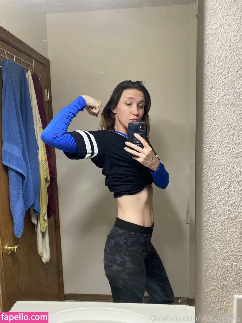 blondiedoes Onlyfans Photo Gallery 