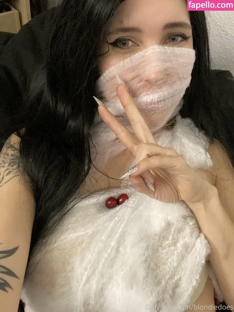blondiedoes Onlyfans Photo Gallery 