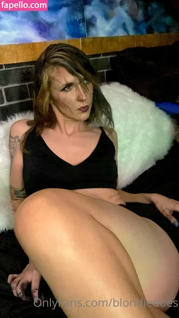 blondiedoes Onlyfans Photo Gallery 
