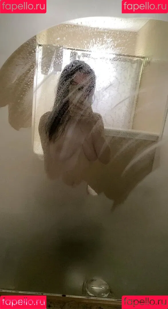 EmiliaNSFW Onlyfans Photo Gallery 