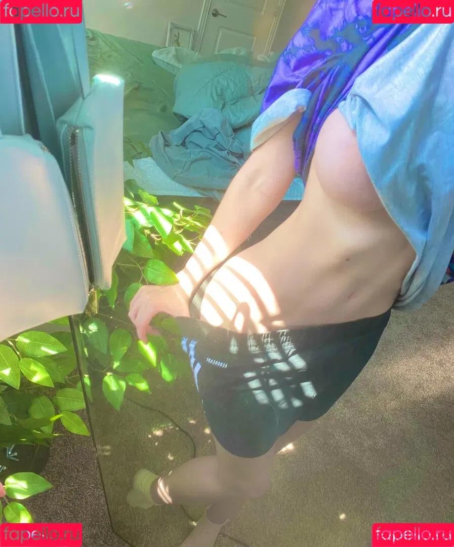 EmiliaNSFW Onlyfans Photo Gallery 