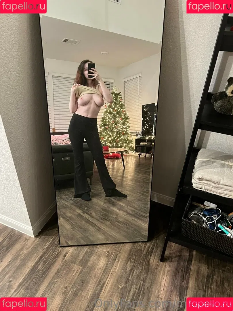 EmiliaNSFW Onlyfans Photo Gallery 