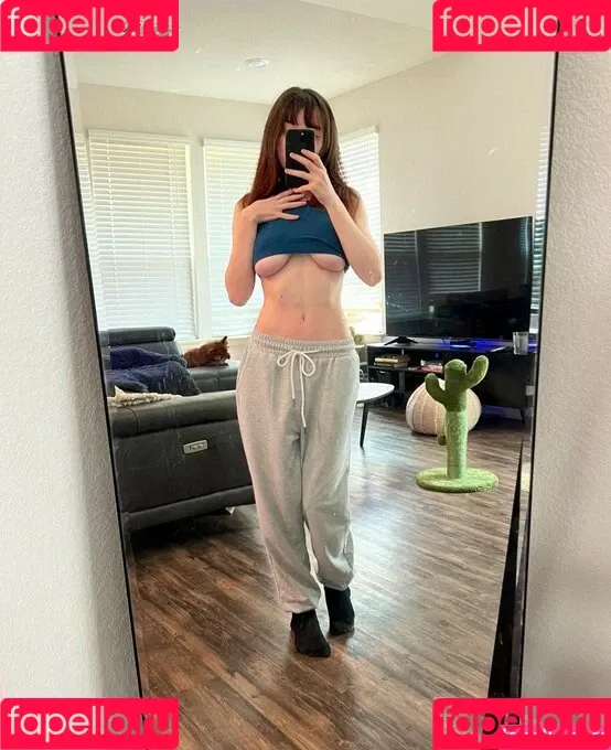 EmiliaNSFW Onlyfans Photo Gallery 
