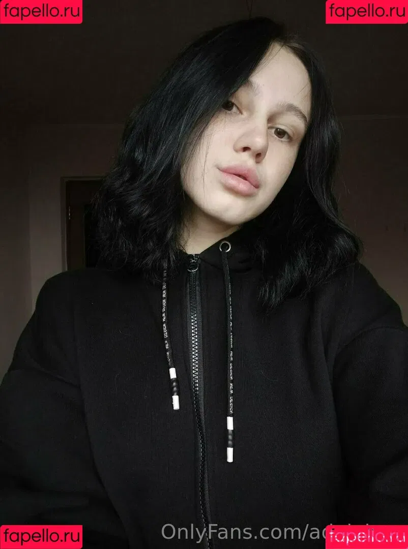 adelebee Onlyfans Photo Gallery 