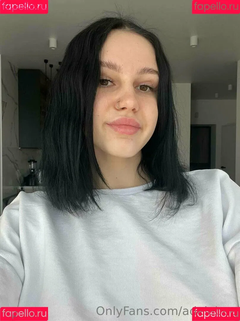 adelebee Onlyfans Photo Gallery 