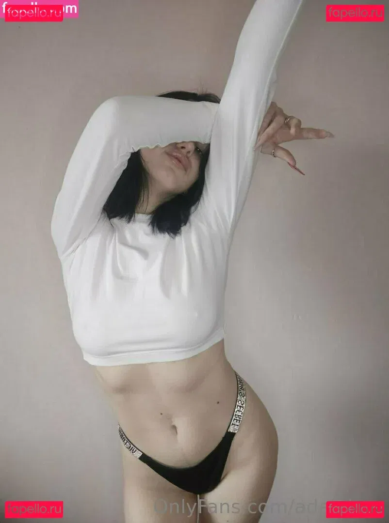 adelebee Onlyfans Photo Gallery 