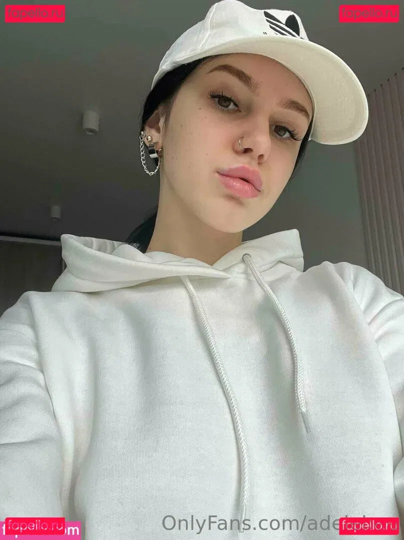 adelebee Onlyfans Photo Gallery 