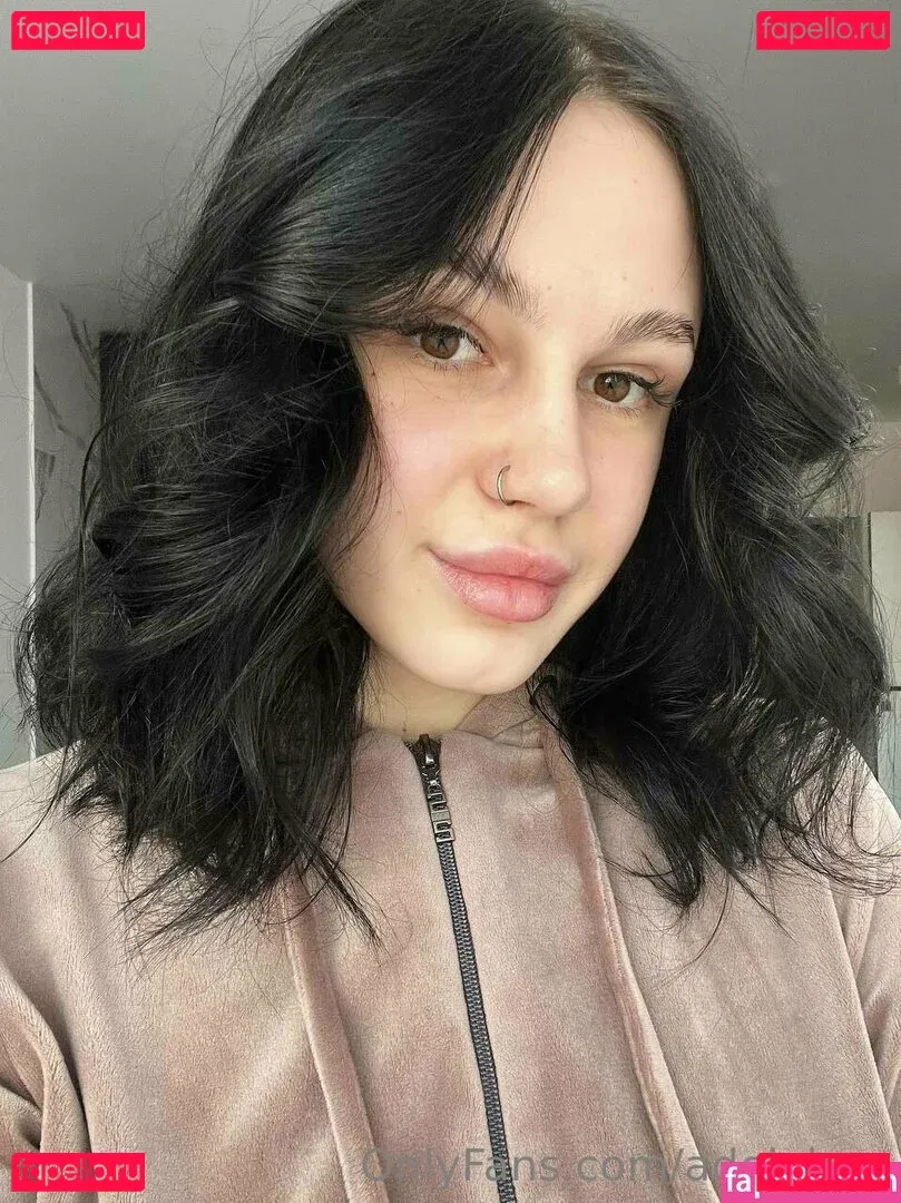 adelebee Onlyfans Photo Gallery 