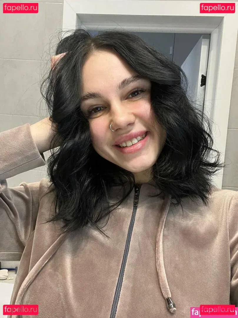 adelebee Onlyfans Photo Gallery 