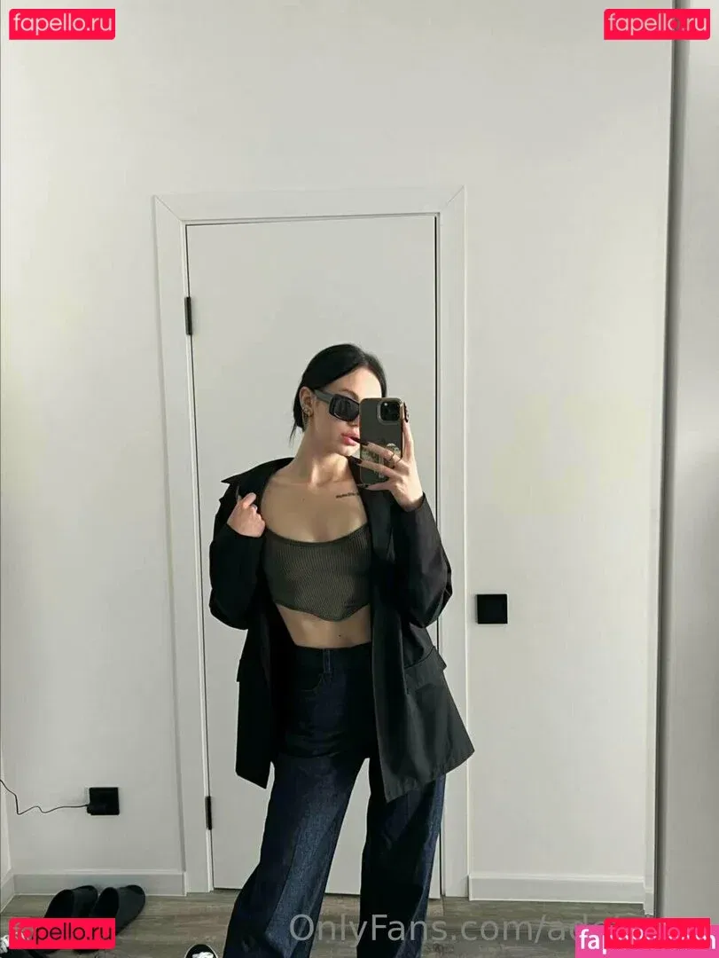 adelebee Onlyfans Photo Gallery 