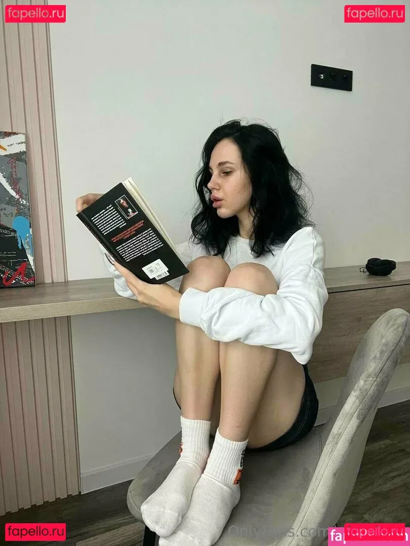 adelebee Onlyfans Photo Gallery 