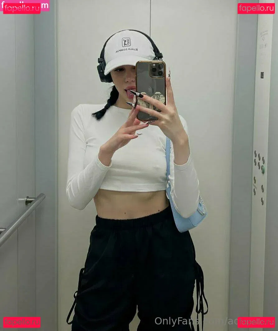 adelebee Onlyfans Photo Gallery 