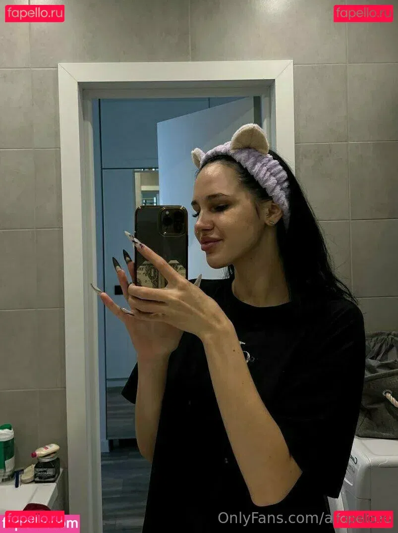 adelebee Onlyfans Photo Gallery 