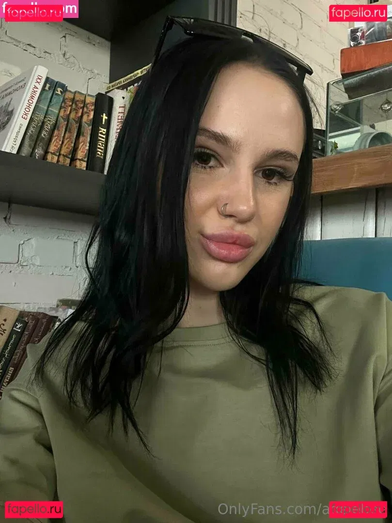 adelebee Onlyfans Photo Gallery 