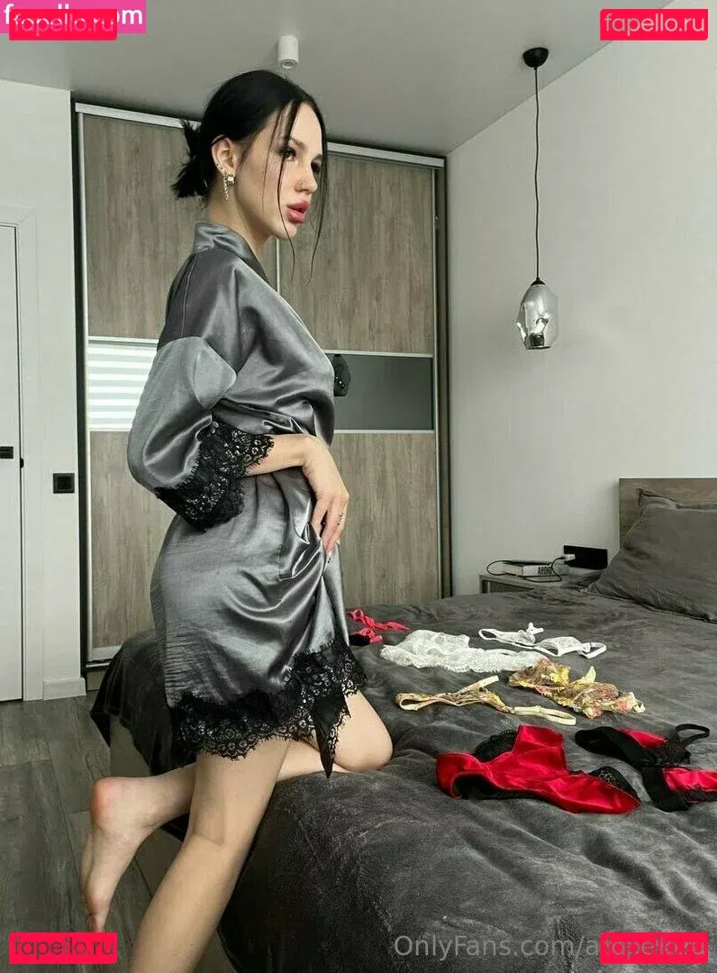 adelebee Onlyfans Photo Gallery 