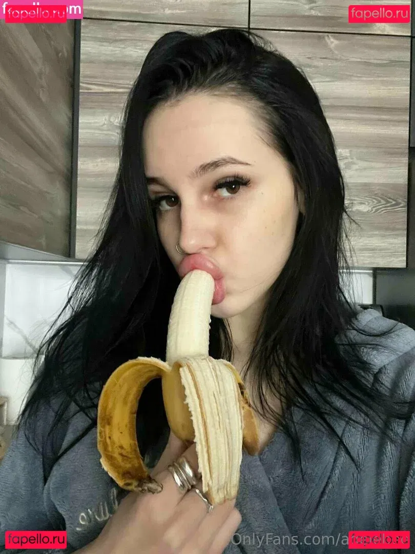 adelebee Onlyfans Photo Gallery 