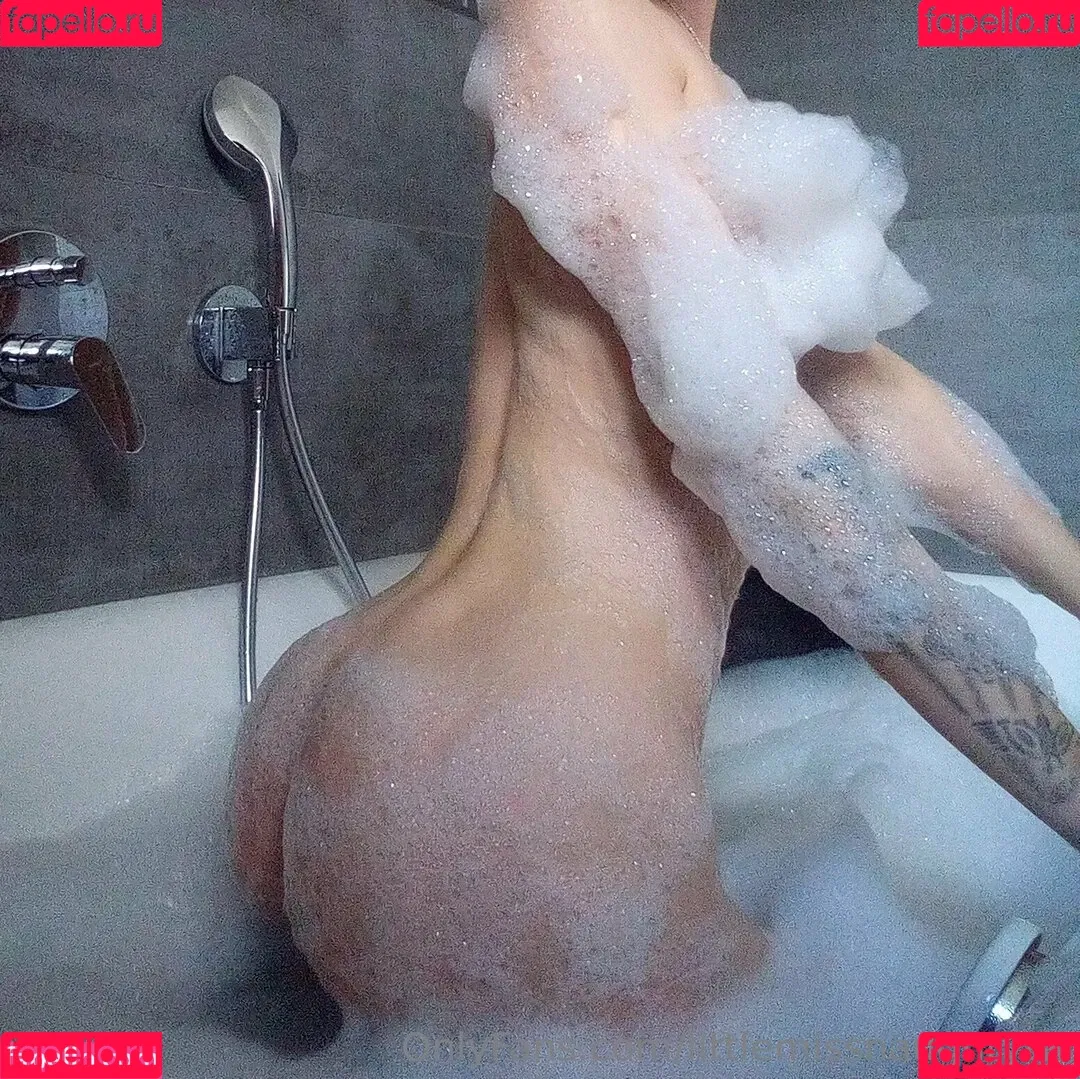 littlemissnaughtytw Onlyfans Photo Gallery 