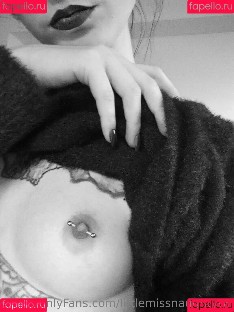 littlemissnaughtytw Onlyfans Photo Gallery 