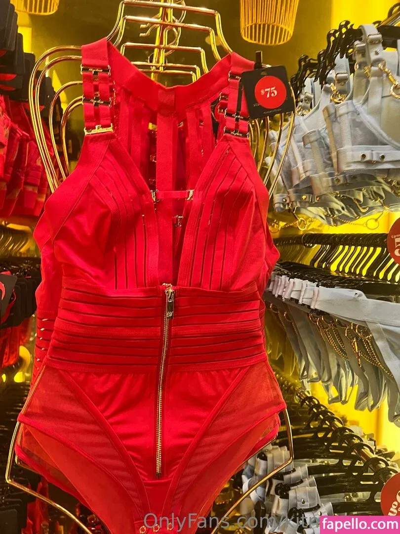 kitmercerxo Onlyfans Photo Gallery 