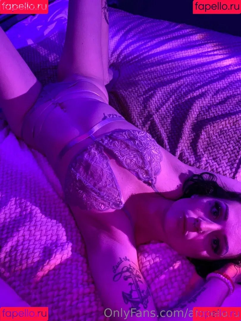 aprilaura Onlyfans Photo Gallery 
