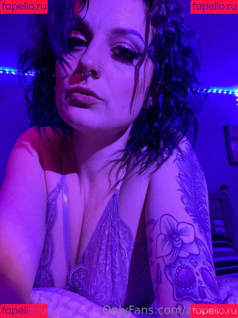 aprilaura Onlyfans Photo Gallery 