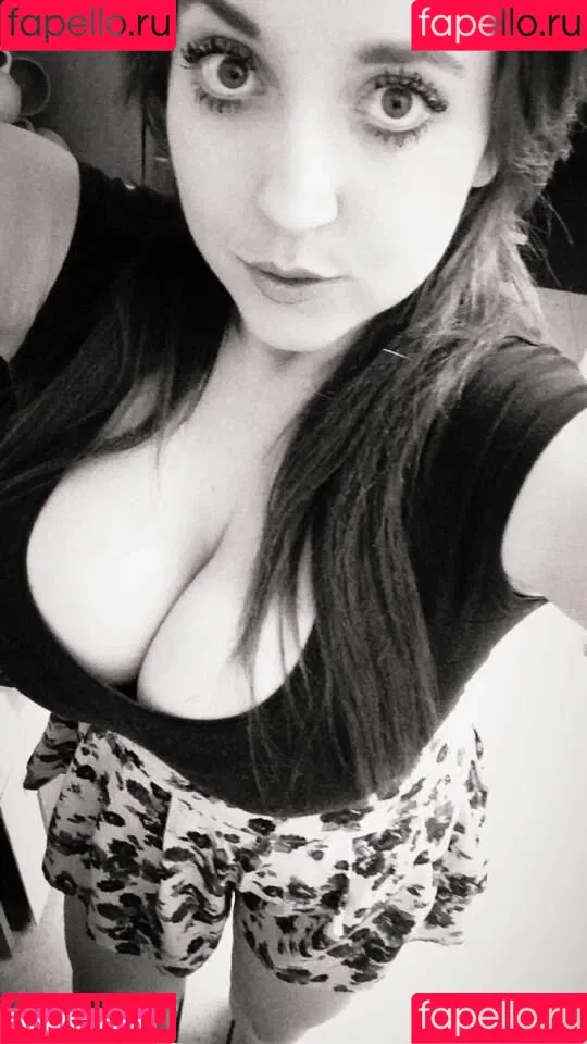 Carmella Onlyfans Photo Gallery 