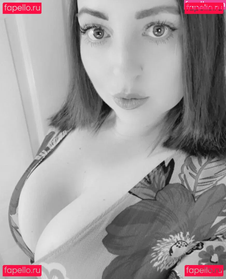 Carmella Onlyfans Photo Gallery 