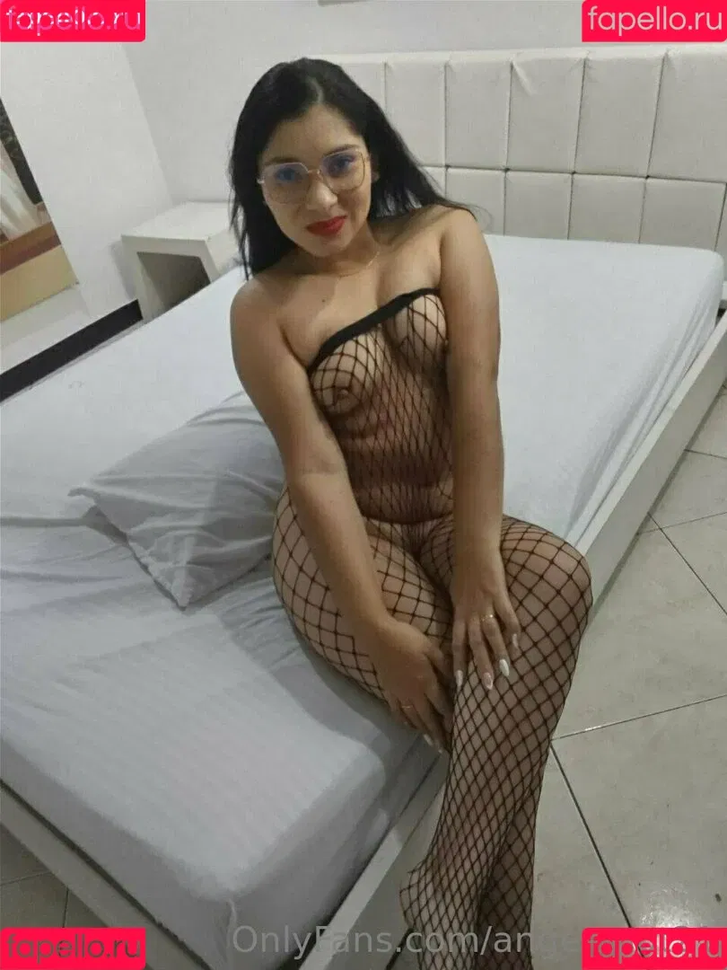 angelahot21 Onlyfans Photo Gallery 