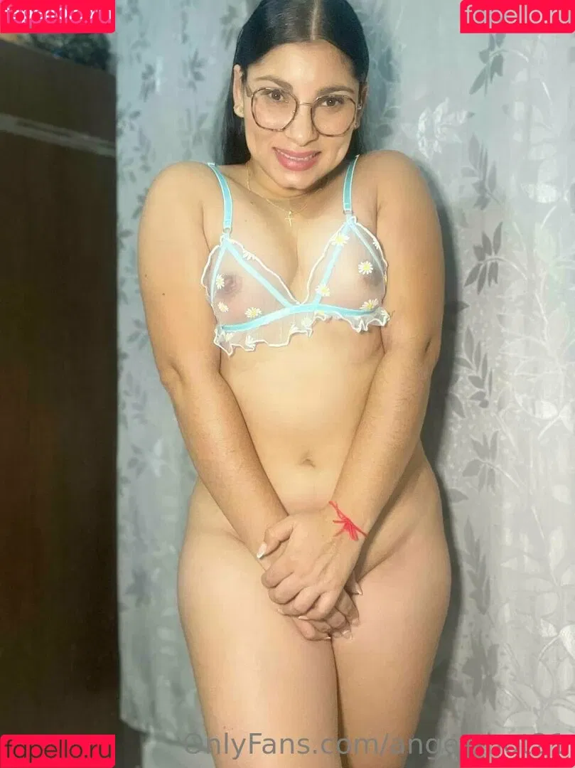 angelahot21 Onlyfans Photo Gallery 