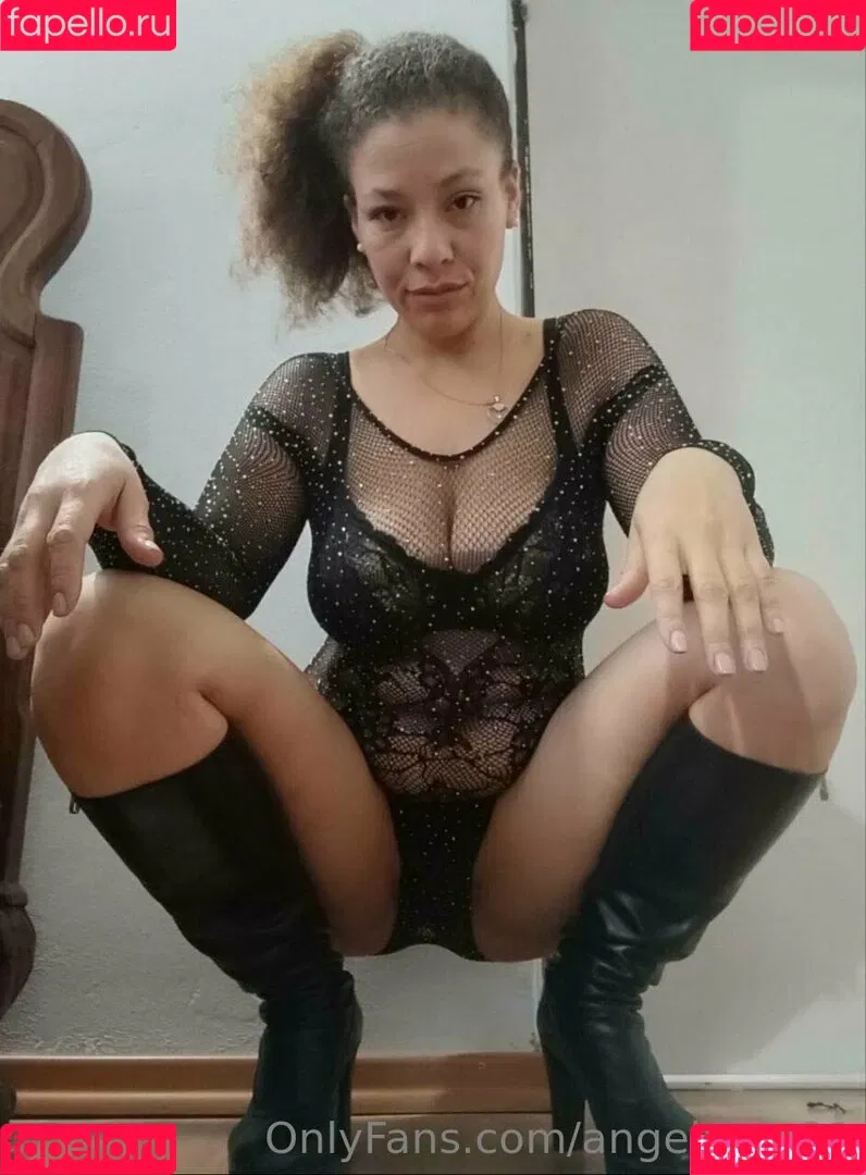 angelahot21 Onlyfans Photo Gallery 
