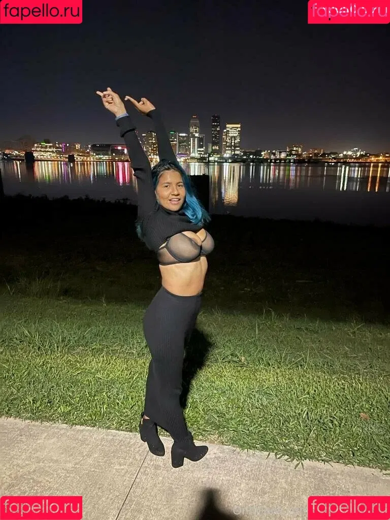 Karine Staehle Onlyfans Photo Gallery 